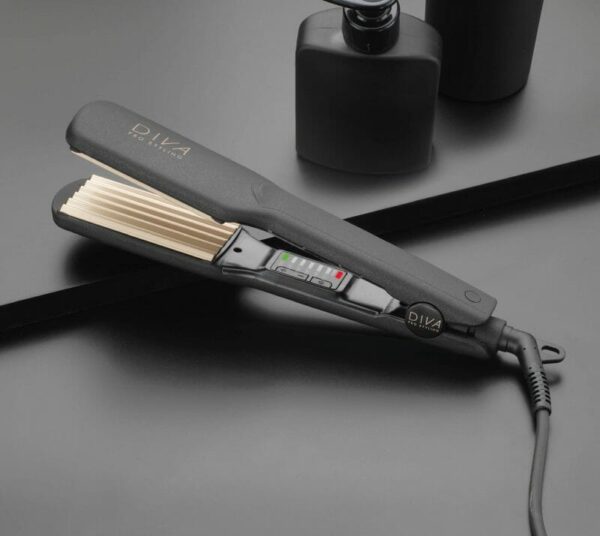 DIVA Pro Styling Digital Crimper - skaitmeninės plaukų gofravimo žnyplės apimčiai suteikti 110 - 220 C, su makadamijų, argano aliejais ir keratinu, Infrared kondicionavimo sistema