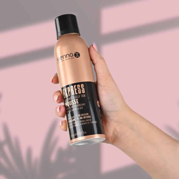 Sienna X Express Q10 Tinted Self Tan Mousse greito poveikio savaiminio įdegio putos 200 ml.