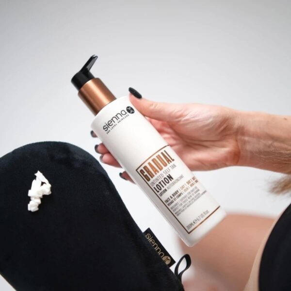 Sienna X Gradual Untinted Self Tan Lotion palaipsninis savaiminio įdegio losjonas 200 ml,,