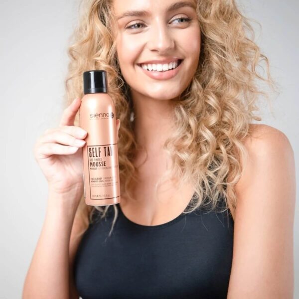 Sienna X Self Tan Q10 Tinted Mousse savaiminio įdegio putos 200 ml...