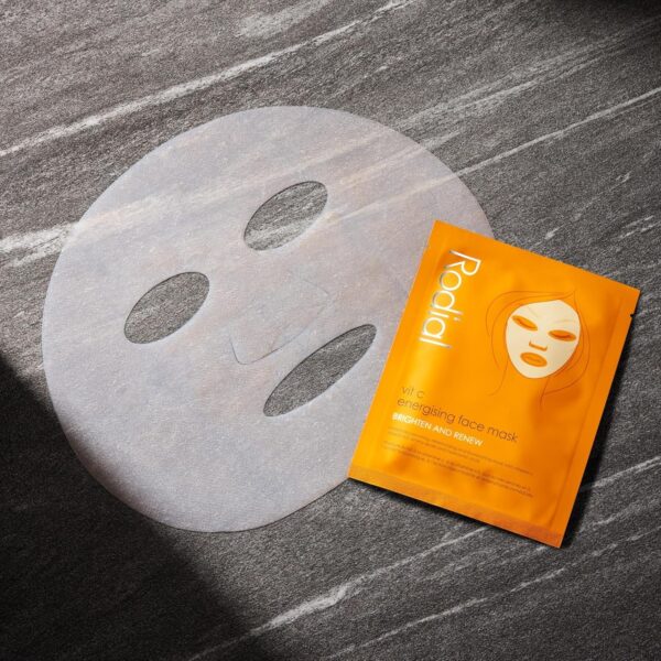 Rodial Vit C Energising Face Mask - skaistinamoji ir gaivinamoji tekstilinė veido kaukė su vitaminu C 20g - Image 2